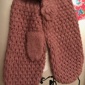 Elan Blanc dark pink rose knit mittens cozy!